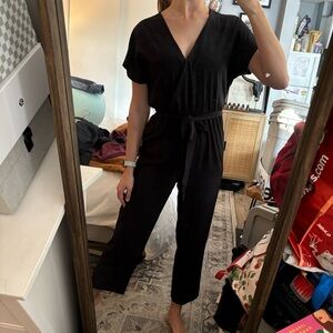 Forever 21 | Size M | Black Jumper